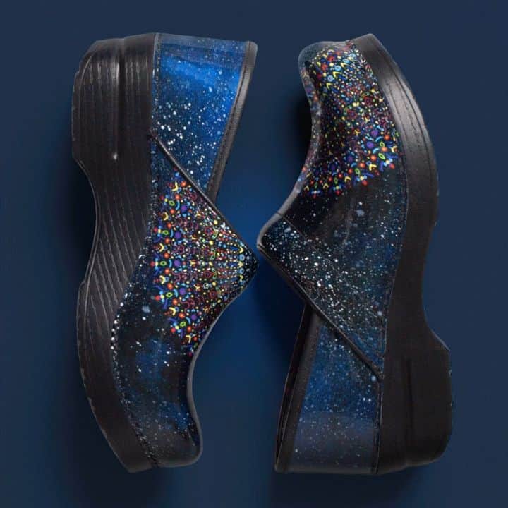 ダンスコのインスタグラム：「Watching this on repeat. Shop the Twin Pro tranquility at the link in the bio. . . .  #dansko #instalove #clogs #shoes #danskos #justyourfavorites #instagood #danskostyle #comfort #newshoes」