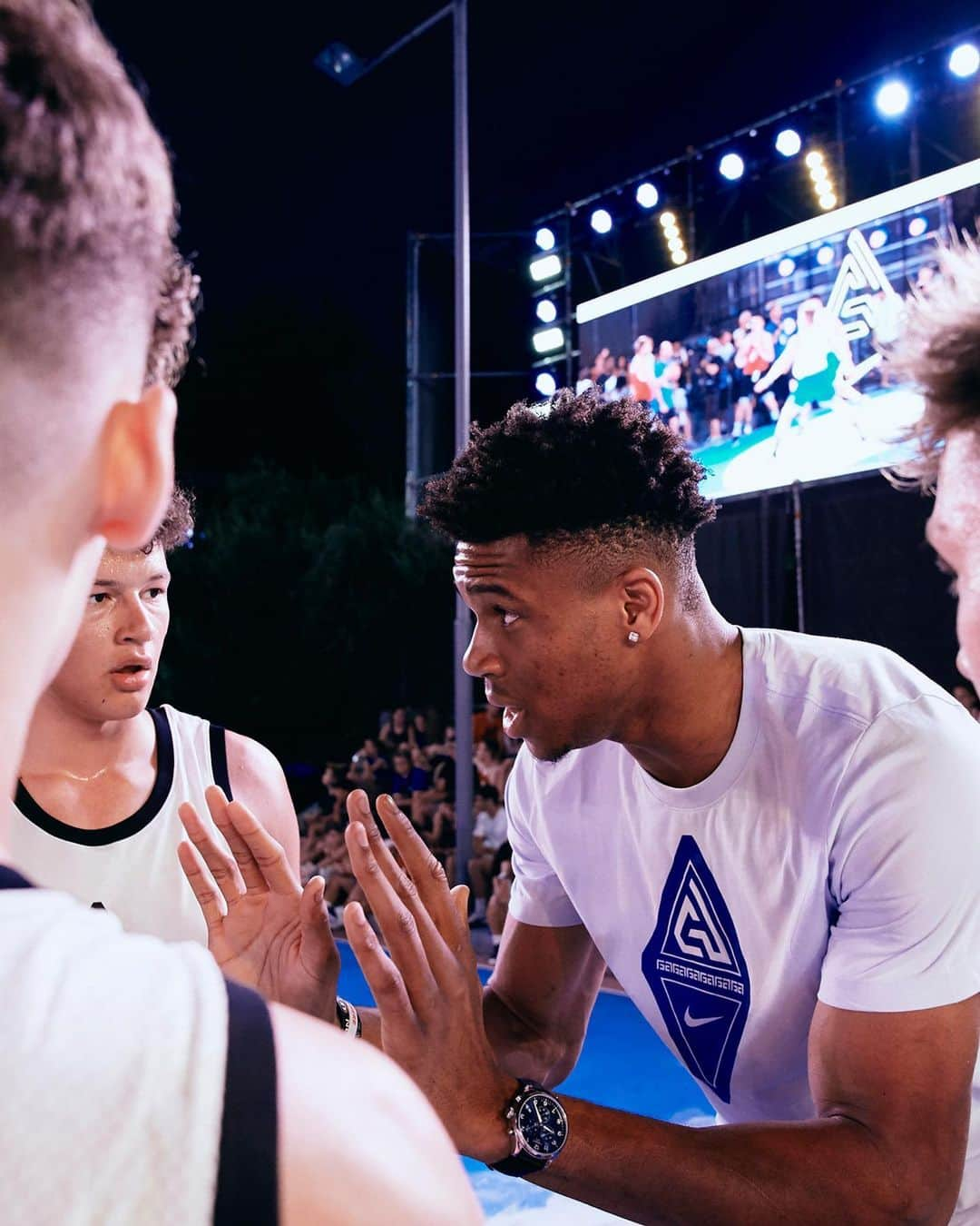 Nike Basketballさんのインスタグラム写真 - (Nike BasketballInstagram)「Go back to where your dream started. Inspire a thousand more. ⠀⠀ ⠀ @giannis_an34 returns home to celebrate and debut his signature Zoom Freak 1. #zoomfreak1 #justdoit」6月30日 23時35分 - nikebasketball