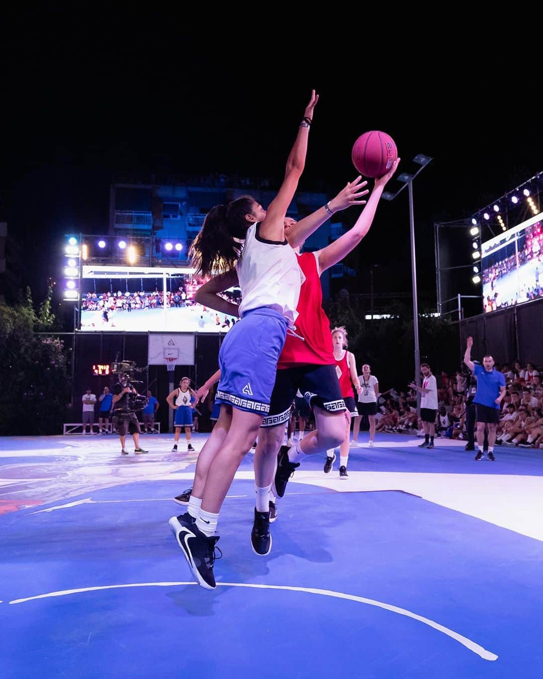 Nike Basketballさんのインスタグラム写真 - (Nike BasketballInstagram)「Go back to where your dream started. Inspire a thousand more. ⠀⠀ ⠀ @giannis_an34 returns home to celebrate and debut his signature Zoom Freak 1. #zoomfreak1 #justdoit」6月30日 23時35分 - nikebasketball