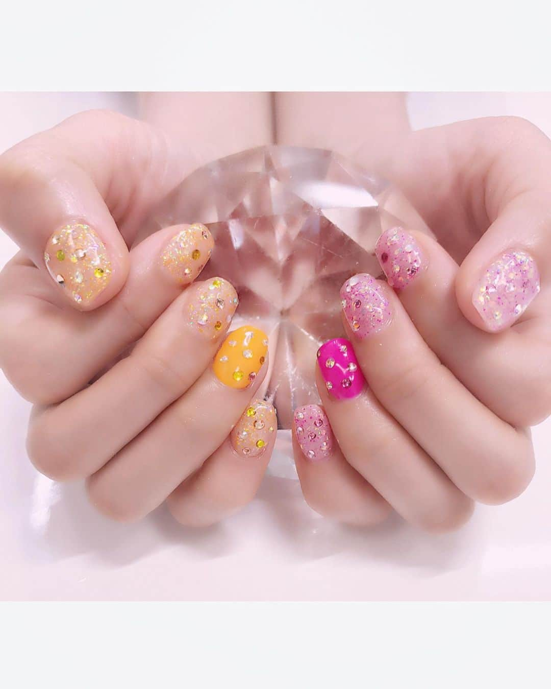 真優川咲さんのインスタグラム写真 - (真優川咲Instagram)「#🌈#💅#💜#💋 ✨ #newnail 💫✨✨ . 前回同様 #自爪 に #ジェルネイル 💅💗 あえての #ショートネイル にも 慣れてきました..🥺💖 こんな #短い爪 だからこそ #映える#デザイン もあるので それに #ハマりちう 💅🏼😽💋 . 今回も @nailsgogo 様にて💜🌈🌈🌈 #この夏注目 の #ネオンカラー を #point に #大好き な #アシメネイル にしてもらったよ🥰‪✌︎ . いつも咲の細かすぎる #ワガママオーダー にも 優しく💜#神業 で仕上げてくれて.. 本当に感謝しています 👏🏻💫✨💗 . 🈁 #ネイルズゴーゴー 様では #ネイリスト募集 もしているみたいなので ぜひ💋  #ネイリスト 希望の方は #NAILSGOGO のホームページをチェックしてみてね🤗✨ 💎 #渋谷センター街 ZARA目の前3階だよ 💎 ✅10時〜22時まで営業 💫 (※金曜の夜は #深夜営業 〜04:30迄でとても便利なの 🥺💖) お近くの方はぜひ 😘💞 #渋谷 #nail #咲ネイル💅🏼💜 📞℡03-5728-4343 💋」6月30日 23時46分 - saki_411