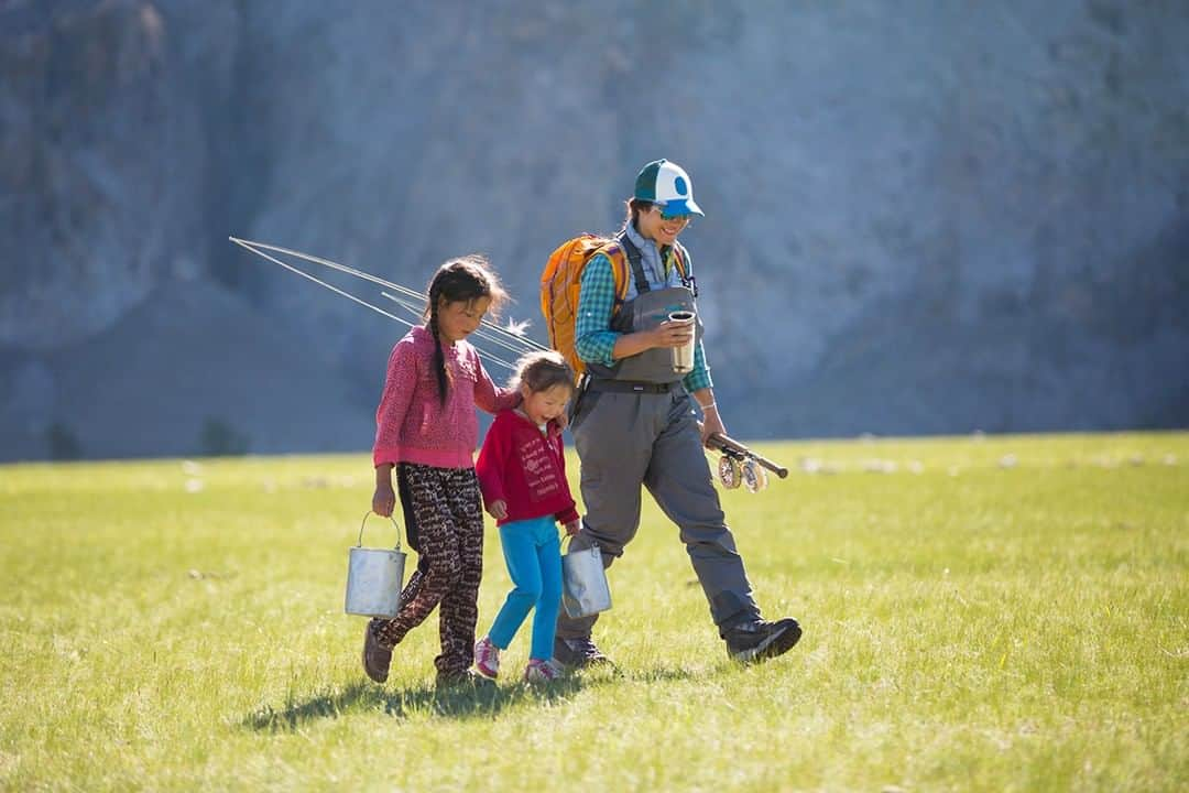 patagoniaさんのインスタグラム写真 - (patagoniaInstagram)「Soaking up the local knowledge in Mongolia.⁠ Photo: @andrew_burr⁠」7月1日 0時00分 - patagonia