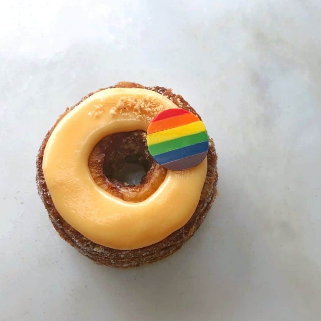 DOMINIQUE ANSEL BAKERYさんのインスタグラム写真 - (DOMINIQUE ANSEL BAKERYInstagram)「Happy #pride! 50 years after the uprisings at Stonewall that started a movement - we’re proud to carry through the legacy and support our #lgbt friends and family today and everyday. #loveislove」7月1日 0時16分 - dominiqueansel
