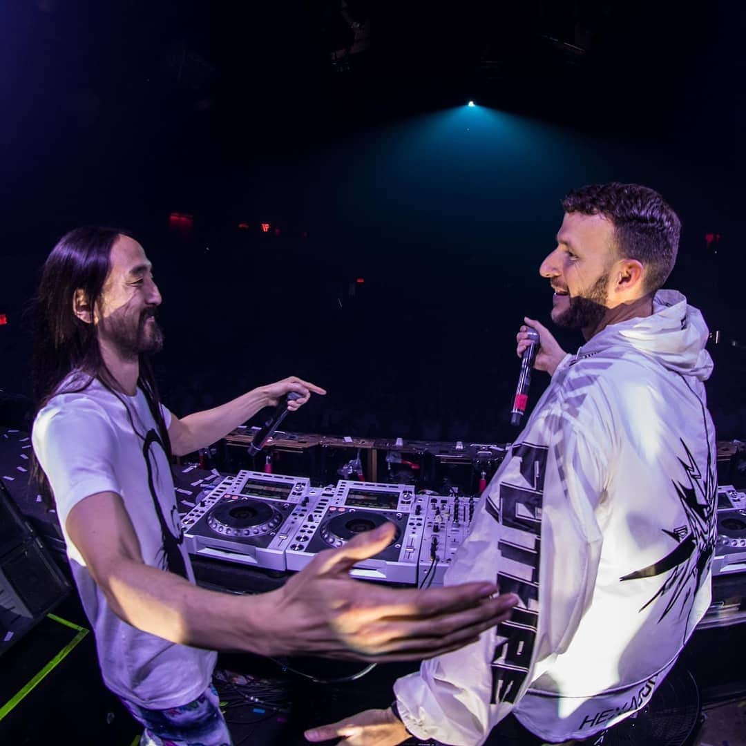 スティーヴ・アオキさんのインスタグラム写真 - (スティーヴ・アオキInstagram)「The @dimmak takeover in Montreal! Big hugs to @balenblanc & all the artists that joined us tonight!」7月1日 0時16分 - steveaoki