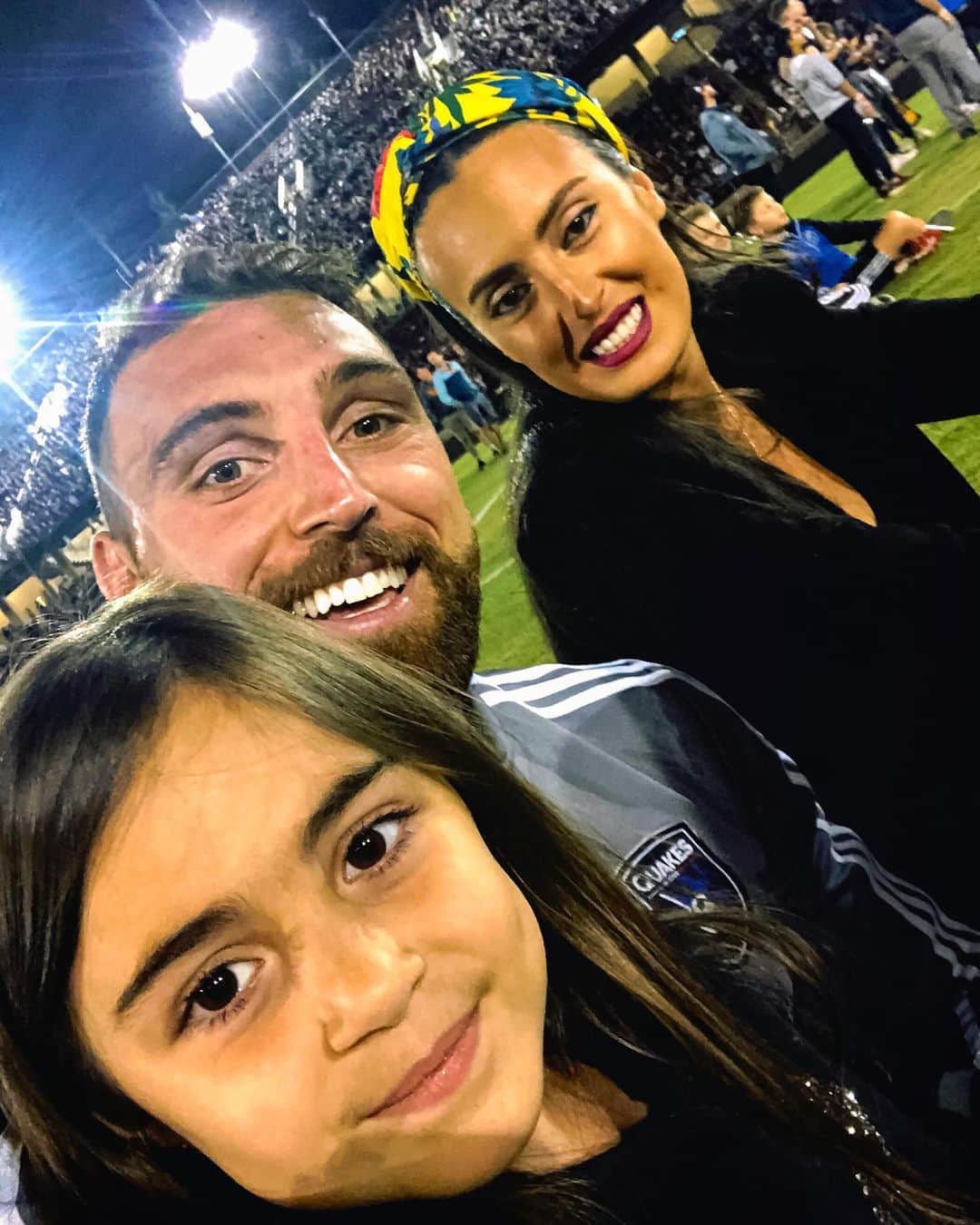 グラム・カシアのインスタグラム：「My first Cali Clasico was crazy. What a game and what a result! And so much fun after the game with my 2 loves ❤ #caliclasico #beatla」
