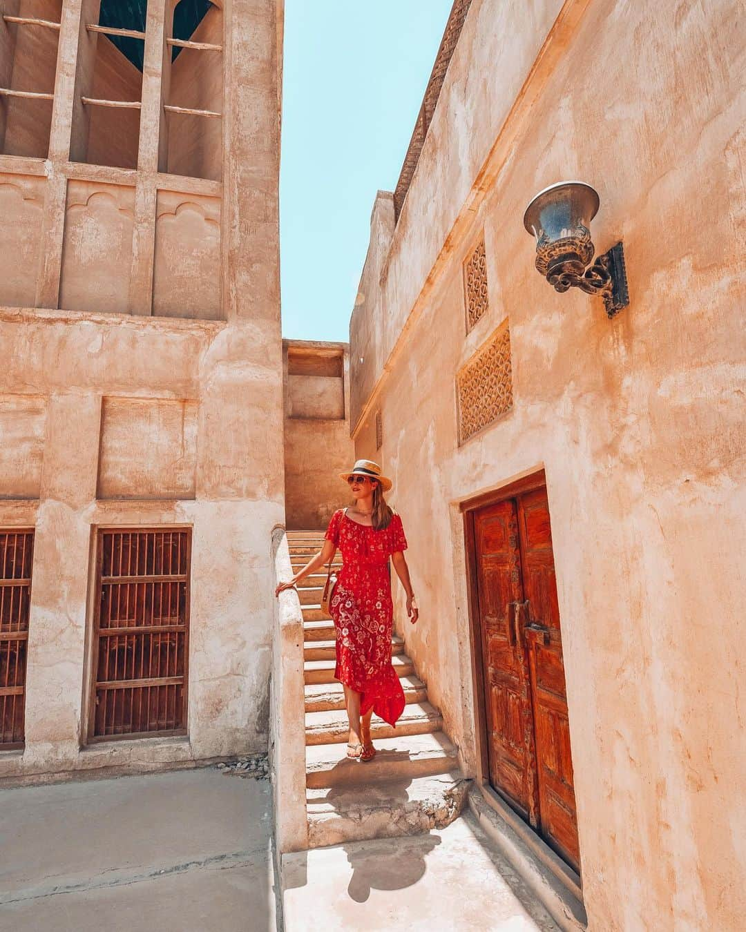 Izkizさんのインスタグラム写真 - (IzkizInstagram)「Exploring old Muharraq houses in Bahrain 🇧🇭 @tourismbahrain #bahrainalwayswarmer #BahrainOursYours」7月1日 0時26分 - izkiz