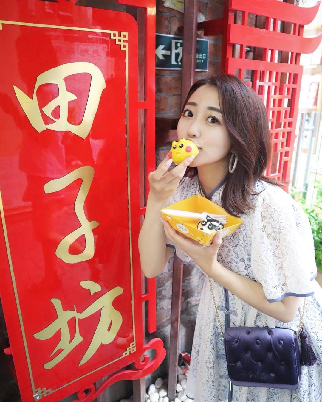 中島絢乃さんのインスタグラム写真 - (中島絢乃Instagram)「🇨🇳💫🐶﻿ ﻿ ﻿ あの一瞬のストーリーで﻿ 場所を当てた子がいてびっくり！！！😳💭✨﻿ さすがだね！！！😍👏🔥﻿ ﻿ ﻿ ﻿ ﻿ そう！！﻿ #上海 の#田子坊 でした！😊💕✈️🏮﻿ ﻿ #ピカチュウ の飲茶？肉まん？クリームマン？﻿ 見つけて取り急ぎ買ったよの図😊💕💕笑﻿ ﻿ ﻿ ﻿ ﻿ ﻿ 載せたいことはもうたくさんあるんだけど、﻿ 本当に体力使い果たしたので寝ます！！﻿ 脳が停止してる！🧠笑 ﻿ 明日は、私の七夕の願いをひとつ叶えるよ😊💫🎋﻿ おやすみーっ！✨ ﻿ ❤︎❤︎❤︎❤︎❤︎❤︎❤︎❤︎❤︎❤︎❤︎❤︎❤︎❤︎❤︎﻿ #中島絢乃的上海🇨🇳」7月1日 0時50分 - nakajima_ayano