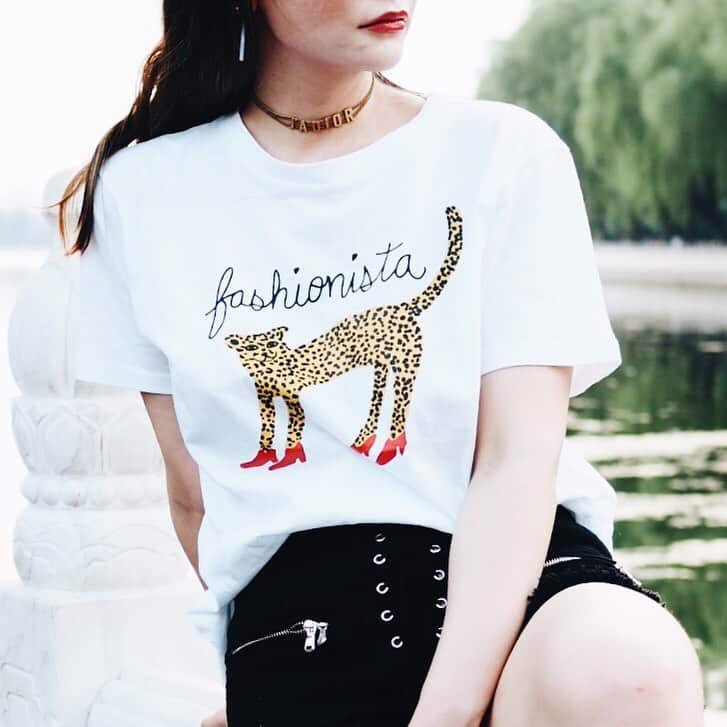 クリスティン・ウェイのインスタグラム：「Valmuer  cute T shit is online. #valmuer #tshit #cuteprint #gardenbyvalmuet #cwfashion #fashionista」