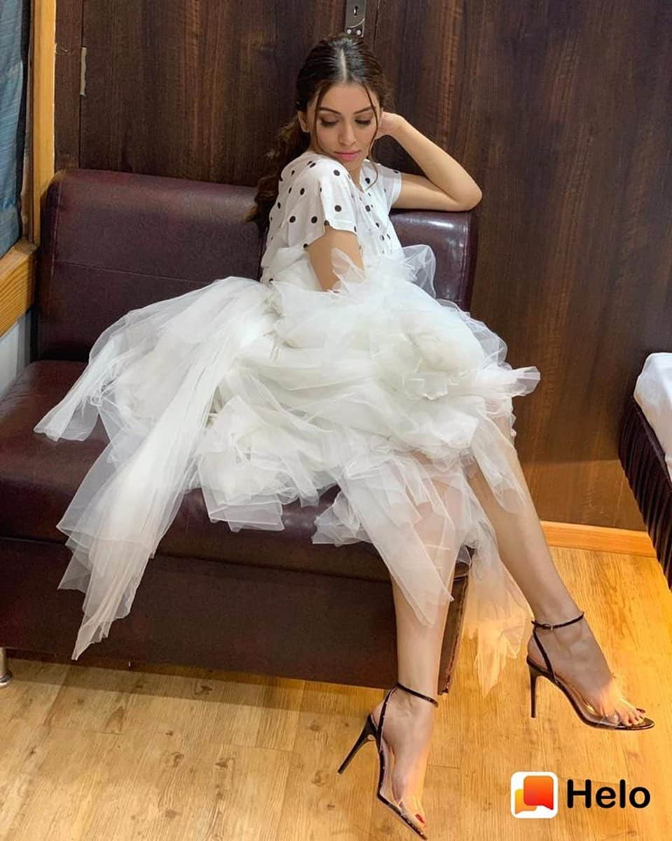 ハンシカ・モトワニさんのインスタグラム写真 - (ハンシカ・モトワニInstagram)「😇 @helo_indiaofficial」7月1日 0時48分 - ihansika