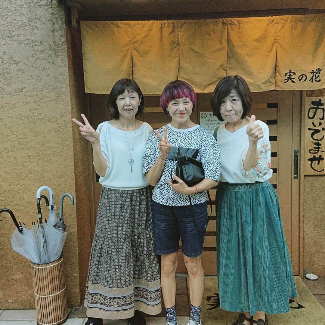 YUKI TAKESHIMAさんのインスタグラム写真 - (YUKI TAKESHIMAInstagram)「愛用してる有次の包丁🔪磨き✨ #有次  ランチは、京都で人気の百食屋 このお店の女社長が、シングルマザーや障害者の方々を脇隔てなく採用してるって❣️見習いたいです。 #ひゃくしょくや  そのあと、同級生達と地元大阪で❤️ おでんベース🍢の味付けが病み付きになります🤗 #実の花  大切なひとときの安らぎの時間 #リラックスタイム  #同級生」7月1日 0時48分 - yukimake