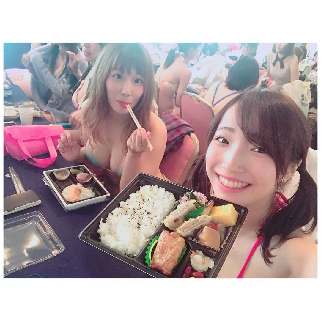 有明ゆなさんのインスタグラム写真 - (有明ゆなInstagram)「お昼のお弁当！！！ うなはお弁当を３つも食べたことは みんなに秘密だよ(〃ω〃)♡ . . . . #有明ゆな #うなぎひまわり #グラドル #グラドル自撮り部 #グラドル自画撮り部 #グラビアアイドル #お弁当 #お昼 #お昼ご飯 #プロレスラー #プール #撮影会 #大磯ロングビーチ」7月1日 0時59分 - ariake_yuna