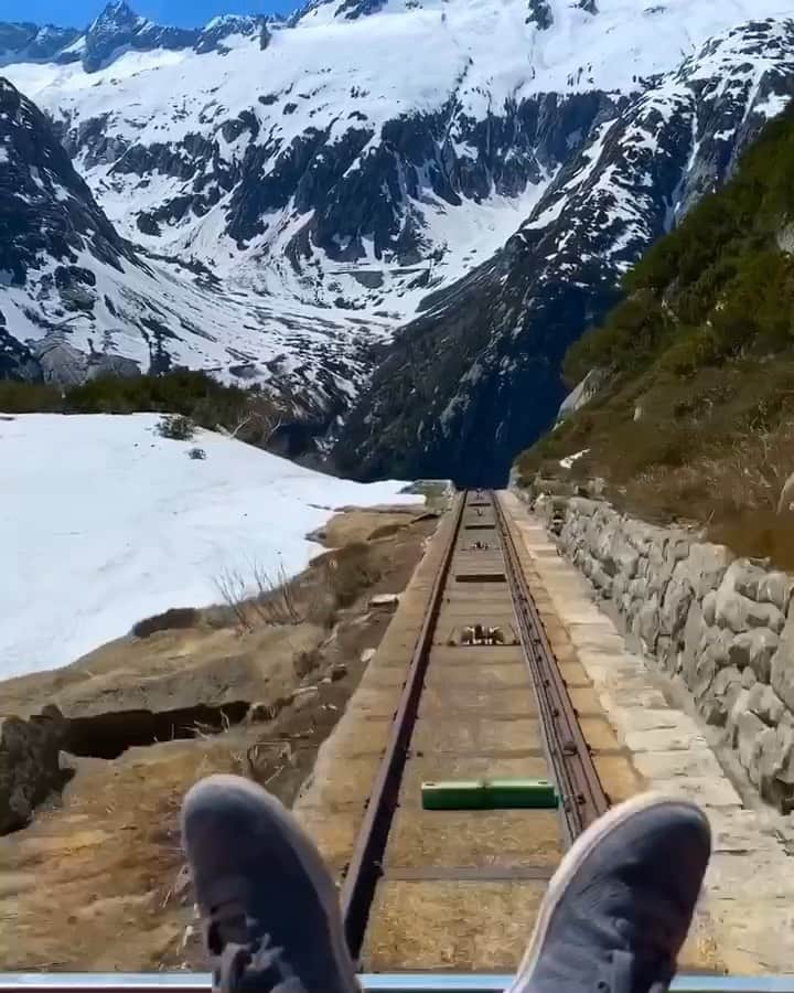 bestvacationsのインスタグラム：「Tag who you’d ride with! Switzerland Adventures. By @sennarelax」