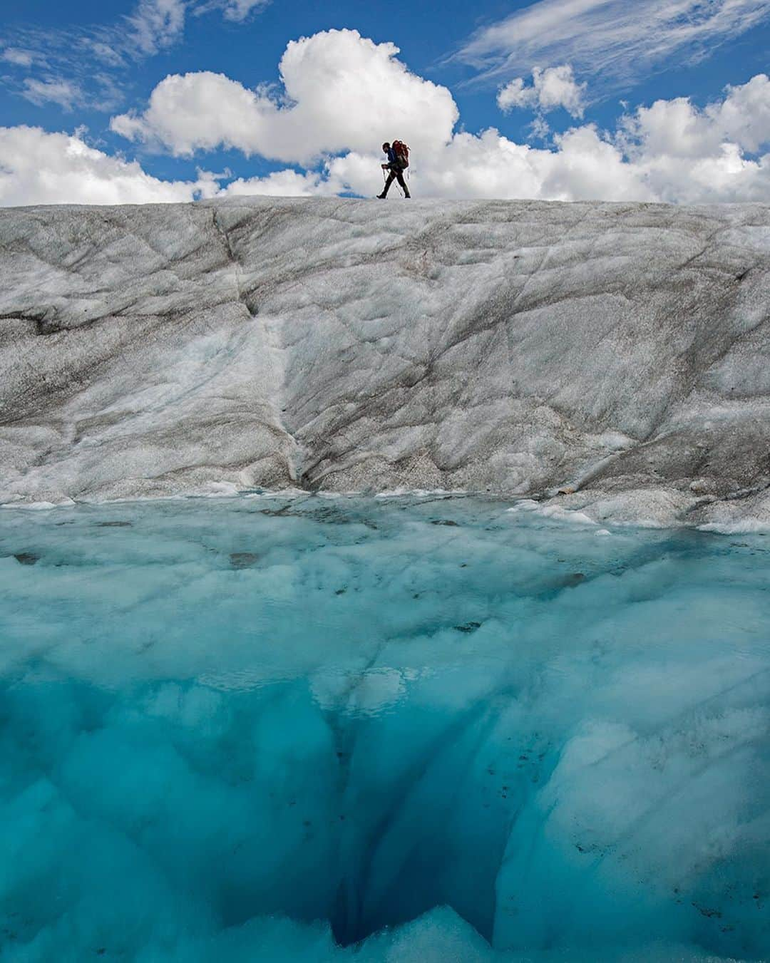 National Geographic Creativeさんのインスタグラム写真 - (National Geographic CreativeInstagram)「Photo by @argonautphoto | An ice climber treks on lower Ruth Glacier in Denali National Park and Preserve, Alaska. #Glacier #Alaska #DenaliNationalPark」7月1日 0時56分 - natgeointhefield