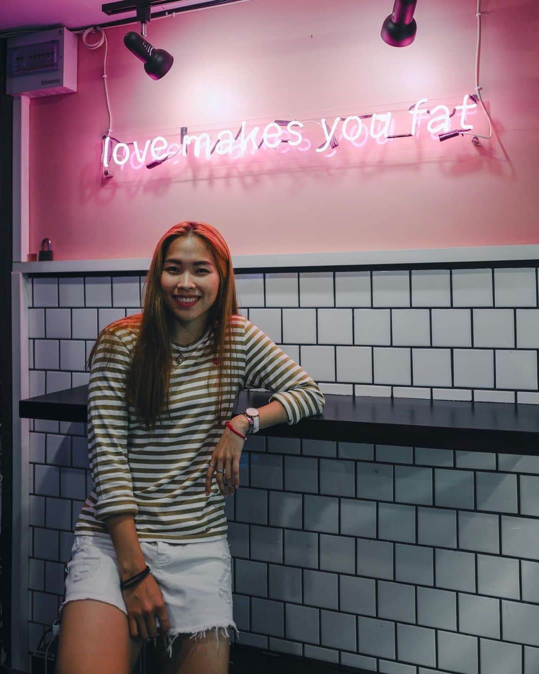 ラチャノック・インタノンのインスタグラム：「🖤 #cafebkk #cafehopping #bkkcafe」