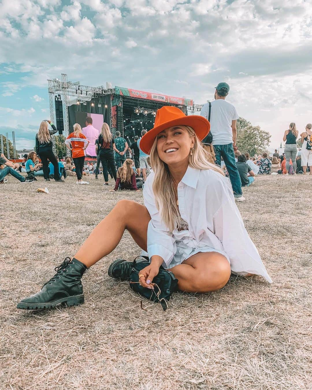 アンジェリカ・ブリックさんのインスタグラム写真 - (アンジェリカ・ブリックInstagram)「Lovin’ that Festival life」7月1日 1時09分 - angelicablick