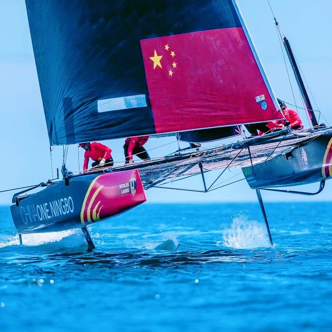 フー・ビンさんのインスタグラム写真 - (フー・ビンInstagram)「Final day at the Marina de Lagos for the @gc32racingtour ! Last visit to the ChinaOne Ningbo team during their warmup perhaps will cheer them up nicely for the final rounds of the competition. Good luck to all teams! You are all champions!  #hubing #lifestyle #ChinaOneNingbo #GC32RacingTour #lagos #yachts #sailing  #luxurylifestyle #후빙#胡兵 #フービン #胡兵时尚观点 #胡兵全球Go  #fashiontrip #fashion #fashionicon #fashionindustry  #actor #chineseactor #chinesemodel #asianactor #menswear #mensstyle」7月1日 1時05分 - hubing