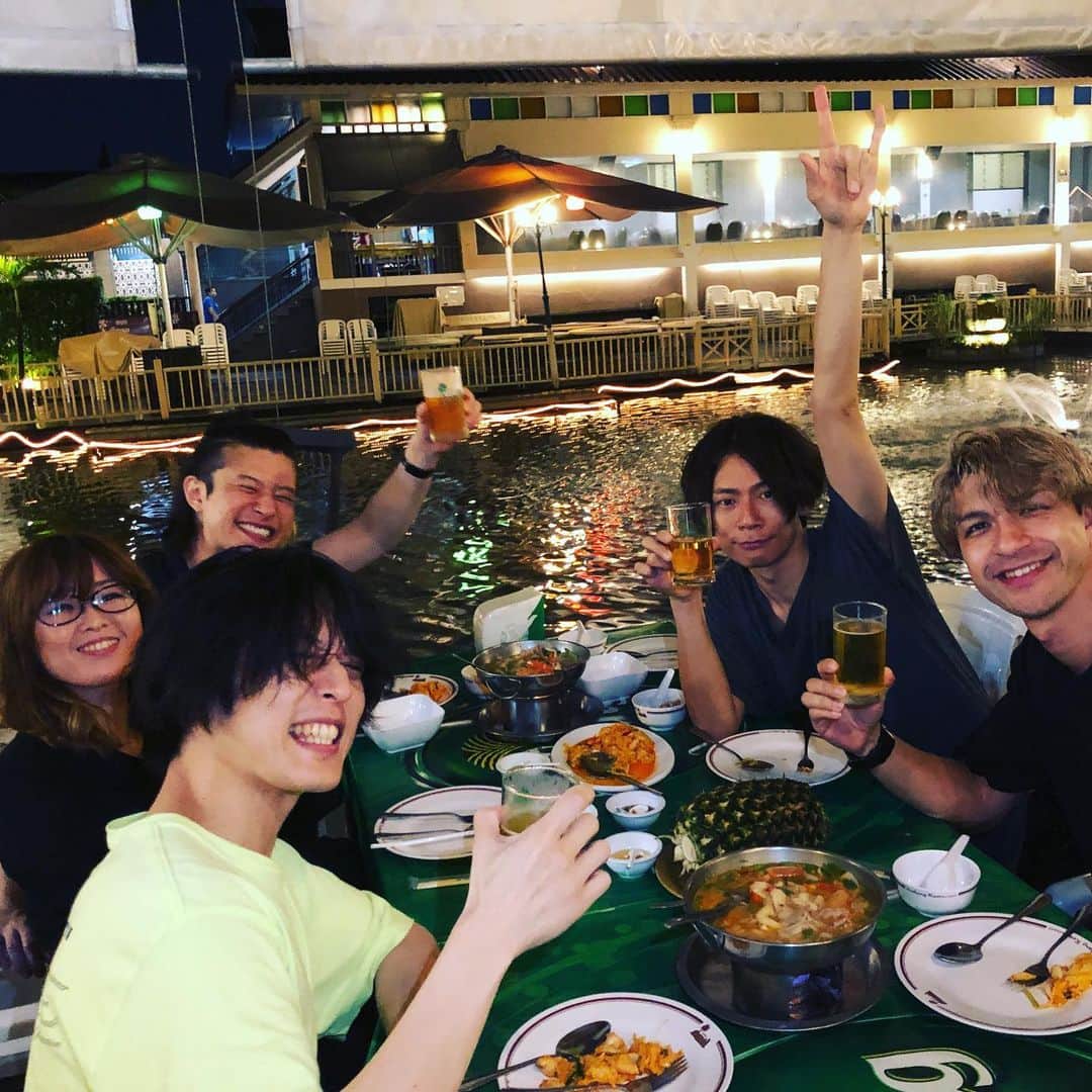 [ALEXANDROS]さんのインスタグラム写真 - ([ALEXANDROS]Instagram)「#withnewbuddy  #panoth  #getsunova  #afterparty  #กับเพื่อนใหม่ #getsunova #noth  #หลังจากงานจบ  Leaving Thailand. Let's meet up again. See you.  Yoohei.K  タイ去るよ。 また会おう。 またね。  洋平」7月1日 12時24分 - alexandros_official_insta