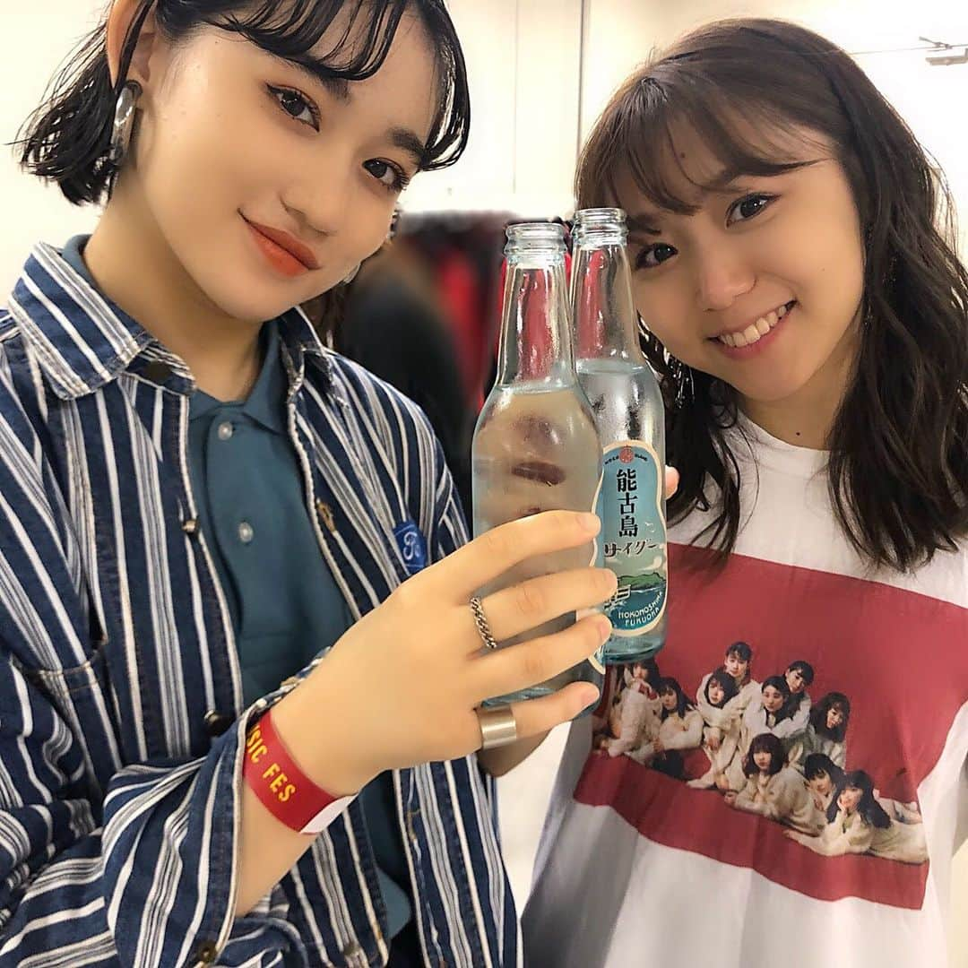 ANGERMEさんのインスタグラム写真 - (ANGERMEInstagram)「能古島サイダーを飲むむろさんと佐々木さん🍹  こんにちは～！川村文乃です🐟 7月突入ーーーー🏖 今年の夏もアンジュルムと楽しみましょ～☺️ 9月にはメキシコ公演があります！！ Estudio español. Hasta luego.  #ANGERME  #アンジュルム #室田瑞希 #佐々木莉佳子 #かわむかめら #川村文乃」7月1日 12時24分 - angerme_official