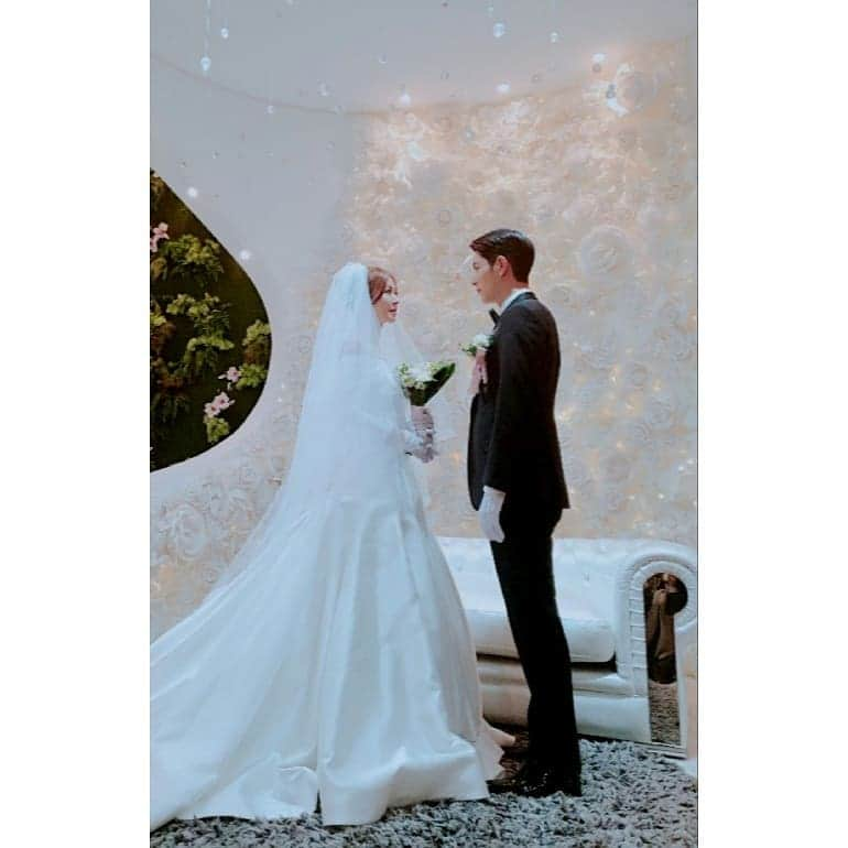 C-JeS エンタテイメントさんのインスタグラム写真 - (C-JeS エンタテイメントInstagram)「이 결혼 대찬성입니다 🤵🏻👰🏻 . #홍종현 #김소연 결혼식 비하인드❗ 태주와 미리의 신혼생활도 기대해주세요 :) . #KBS2 #주말드라마 #세상에서제일예쁜내딸 #한태주 #강미리 #축결혼 #신혼 #매주 #토일 #19시55분 #본방사수 #HongJongHyun #Kdrama #motherofmine #Cjestagram #씨제스타그램」7月1日 11時17分 - cjes.tagram