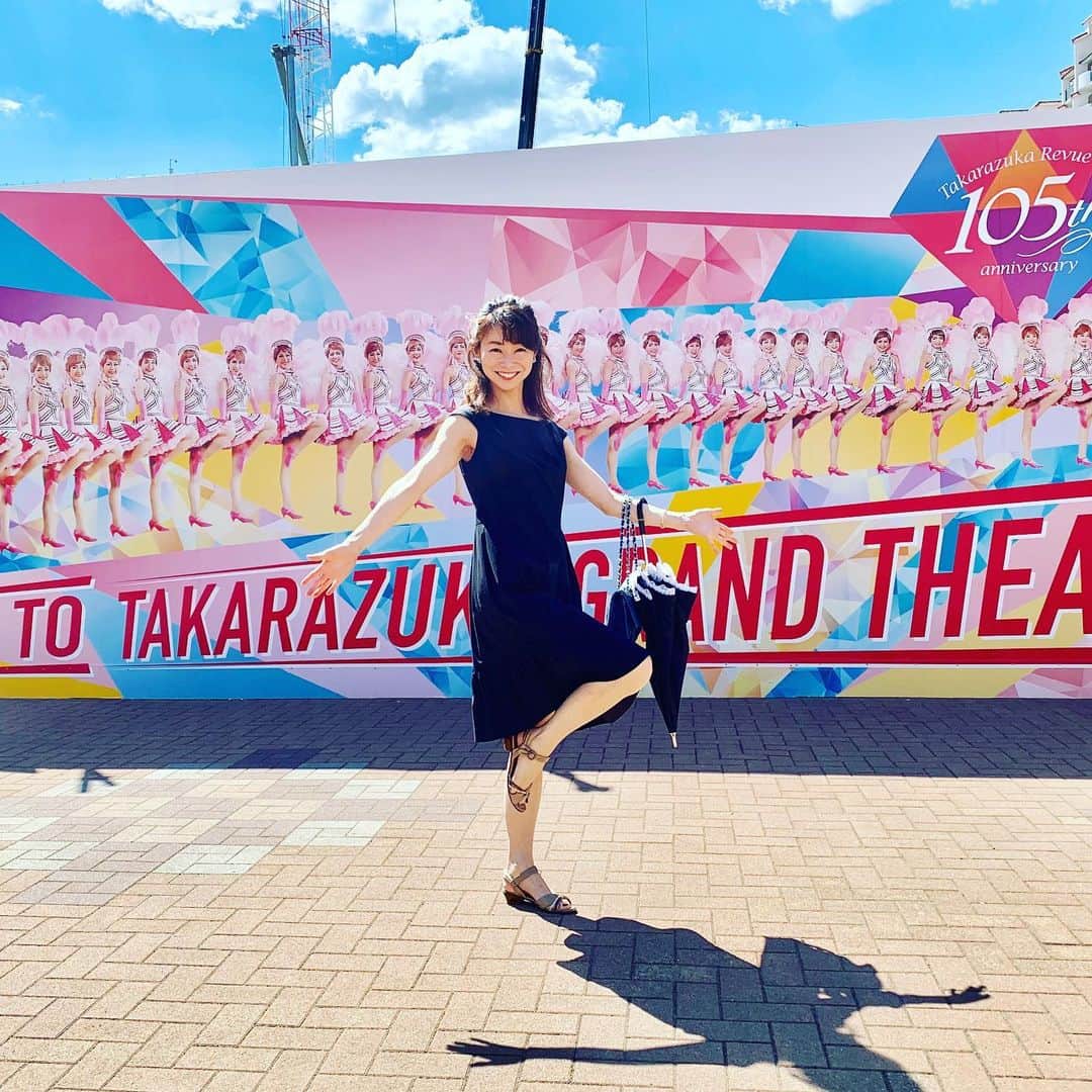 のインスタグラム：「雪組さんの壬生義士伝。 家族の為に人を斬る 下級武士のお話。 望海風斗さんにしか出来ない 涙、涙の引き込まれるお芝居。 #宝塚歌劇団 #雪組#壬生義士伝#一目惚れの宝物」