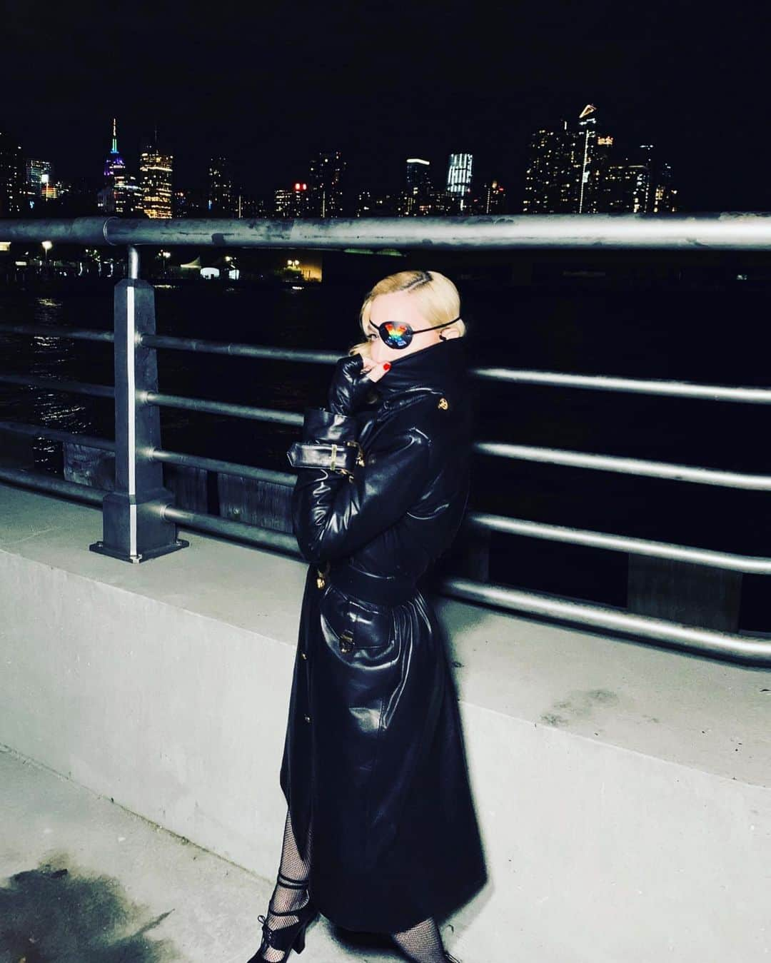 マドンナさんのインスタグラム写真 - (マドンナInstagram)「Madame ❌ is a spy in the House of NYC................ WERK  BITCHES............. 🌈🗽#nyc #worldpridenyc #stonewall50 #madamex🏳️‍🌈💛🏳️‍🌈💙🏳️‍🌈💚🏳️‍🌈🧡」7月1日 11時45分 - madonna