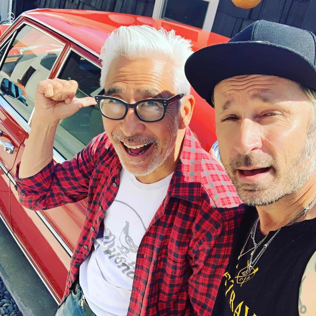 マイク・ダーントさんのインスタグラム写真 - (マイク・ダーントInstagram)「@yokishop and me lookin for trouble! 👊🏽😎 sunny daze! 🤤」7月1日 12時09分 - mikedirnt