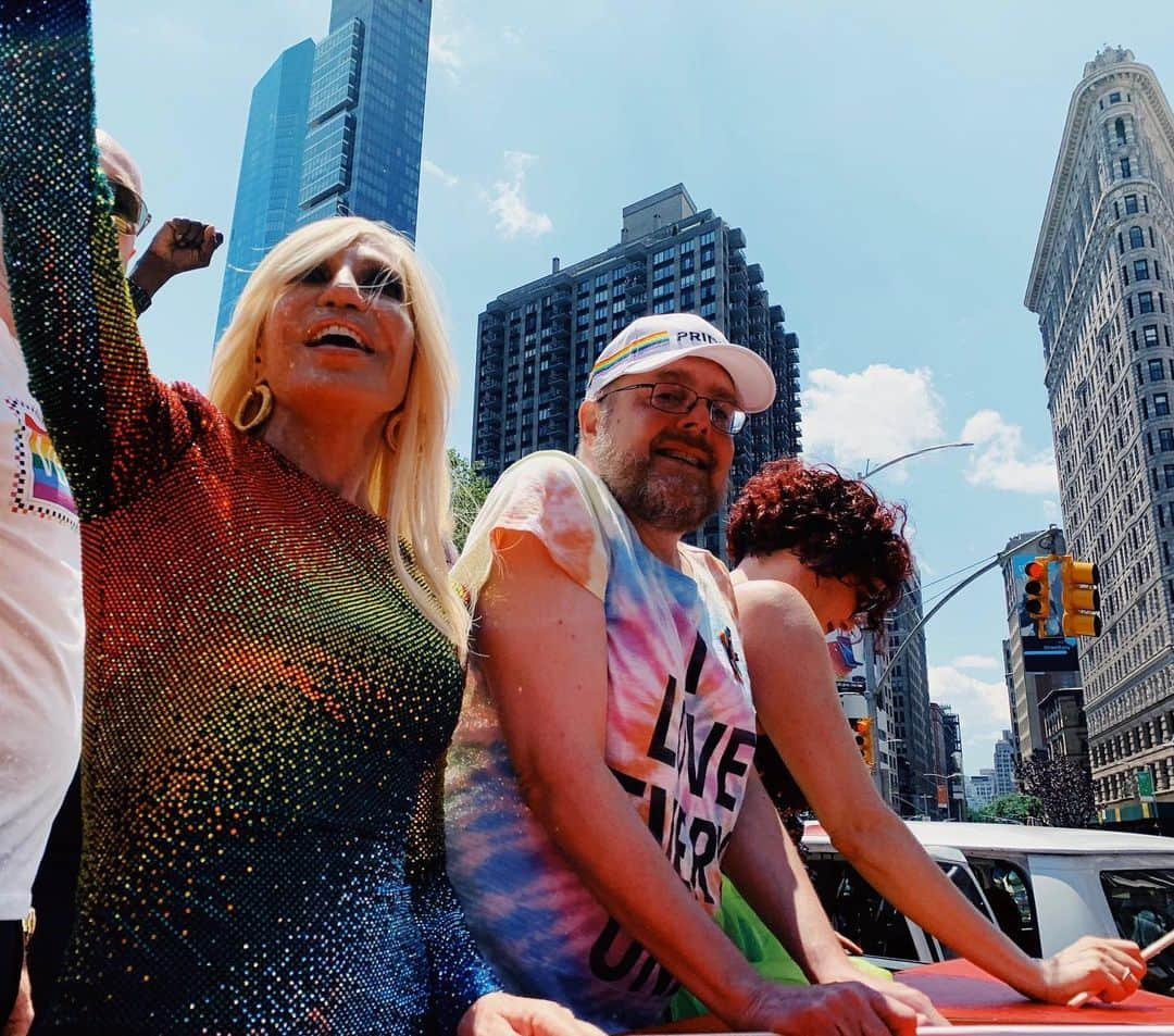 Vogueさんのインスタグラム写真 - (VogueInstagram)「Happy #Pride from New York City! Photographed by @arnold_daniel」7月1日 3時29分 - voguemagazine