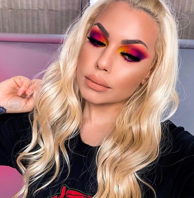 LORACさんのインスタグラム写真 - (LORACInstagram)「@baileysarian has us in awe 🤩 over this look she created using our Neon PRO Pressed Pigments Palette 💗🔥❤️ #repost @baileysarian 🌈 Tomorrow’s video lewkkkk  I used the @loraccosmetics neon lights eyeshadow palette. It’s a pressed pigment palette and boy, is it impressive 😍  Also have @hudabeauty liquid lipstick in “bikini babe” on the lips  Brows @emcosmetics brow cream in “brunette”  I forget what I’m wearing on my face. Now I am off to edit this video so I can actually get it up tomorrow :) haha  Also wearing my merch shirt, which is available right nowwwww (link in my bio) haha wanted to slip that in there too. Hope your Friday is going well so far ❤️」7月1日 3時37分 - loraccosmetics