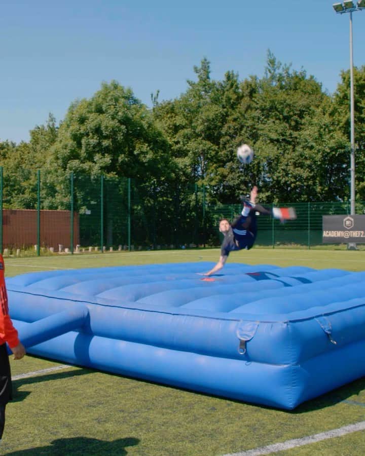 F2Freestylersのインスタグラム：「🗣 WHAT A GOAL! 🎯 🔗 FULL VIDEO LINK IN BIO 🔗」