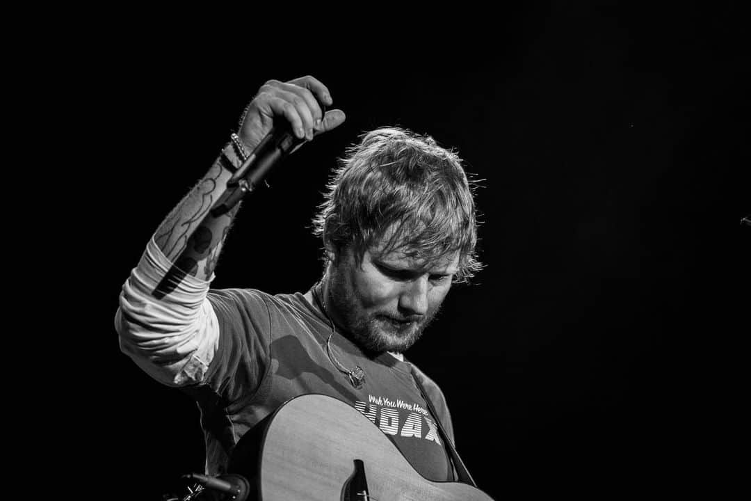 エド・シーランさんのインスタグラム写真 - (エド・シーランInstagram)「Klagenfurt night #2 📸 @zakarywalters #dividetour」7月1日 3時42分 - teddysphotos