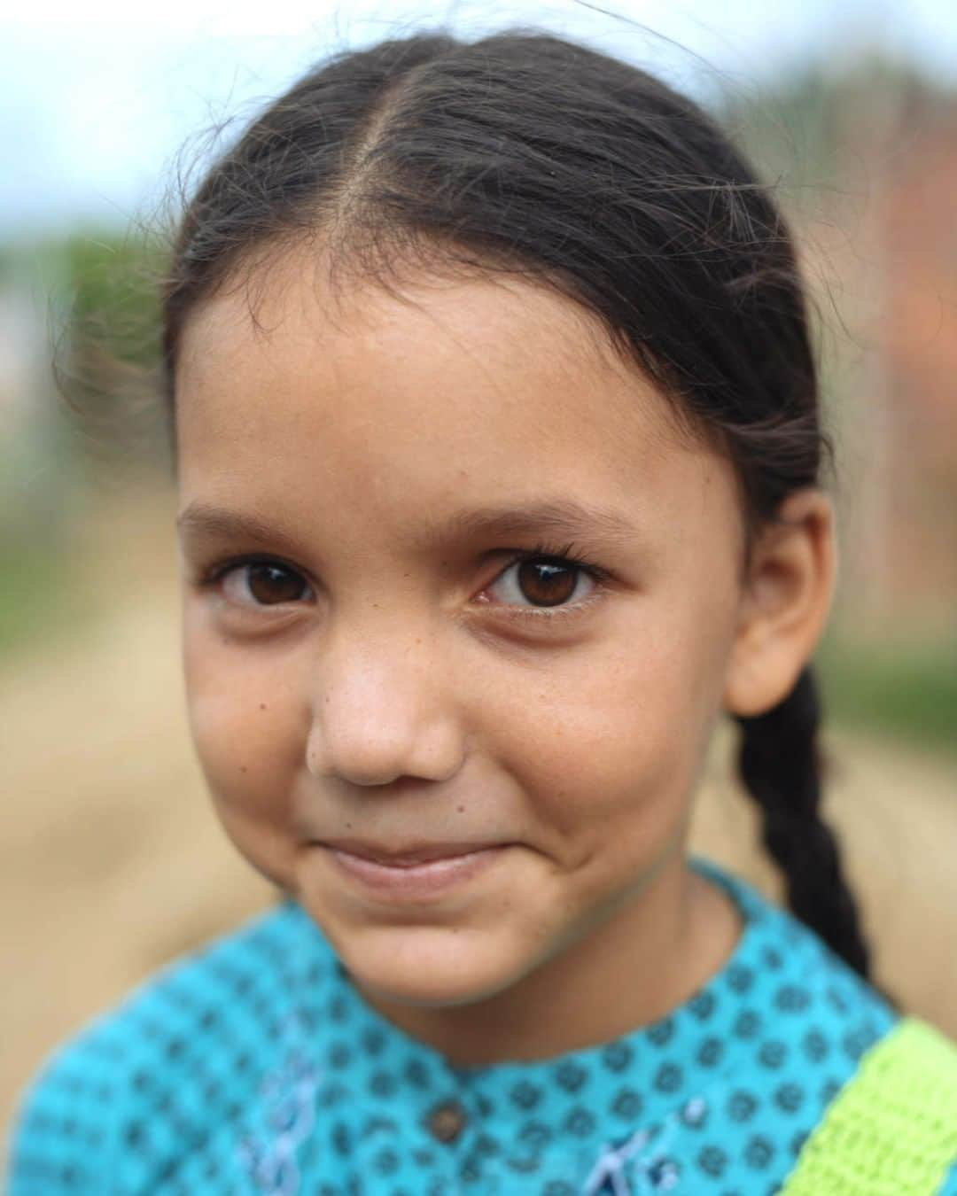 unicefさんのインスタグラム写真 - (unicefInstagram)「The 👀 of a photojournalist!  That’s what nine-year-old Acnayeli wants to be when she grows up. We’re in Cúcuta, Colombia, near the border with Venezuela, helping #ChildrenUprooted chase their dreams. #AChildIsAChild © UNICEF/UN0309963/Arcos」7月1日 3時45分 - unicef