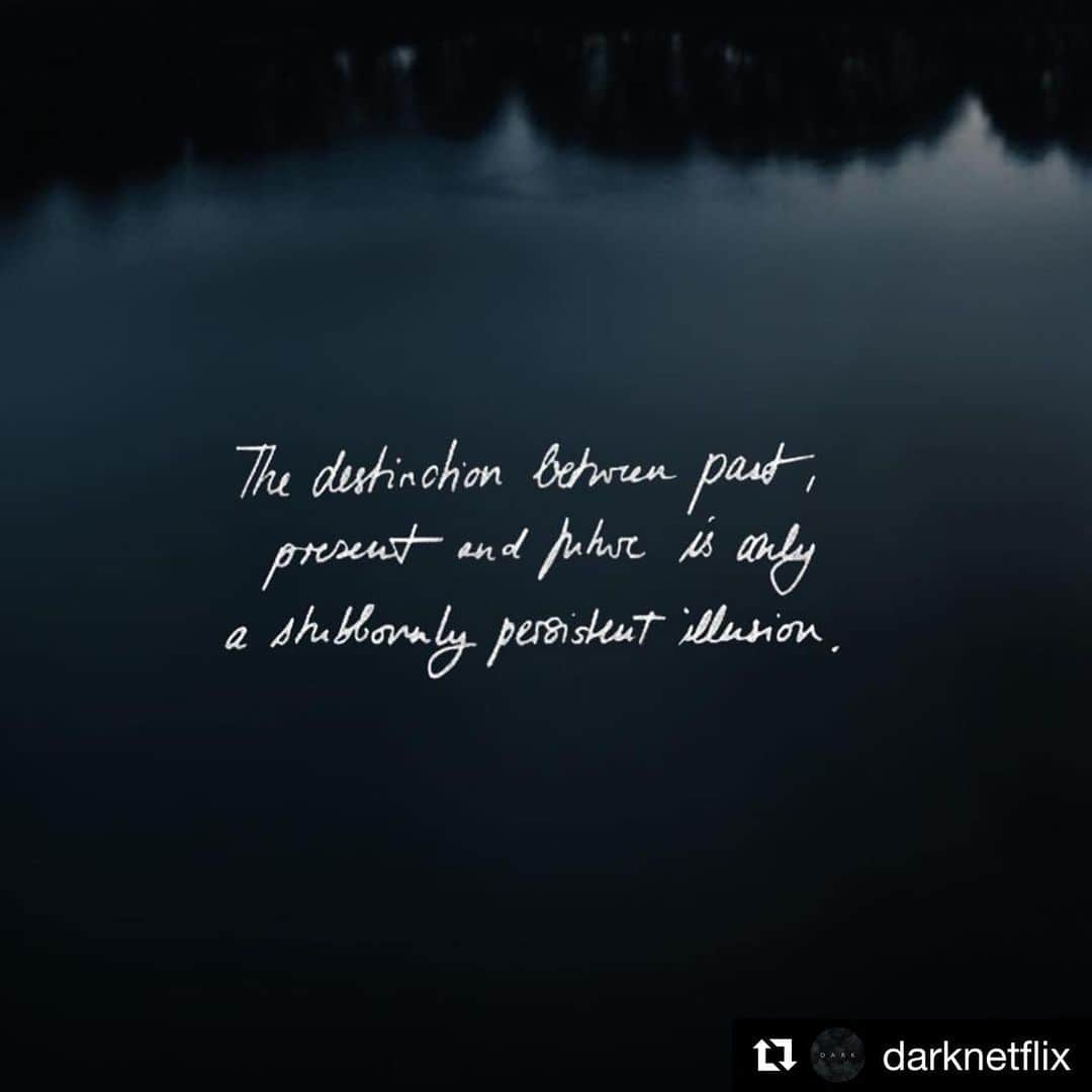 ミシェル・フォーブスさんのインスタグラム写真 - (ミシェル・フォーブスInstagram)「The distinction between past, present and future is only a stubbornly persistent illusion.  DARK is so extraordinary. I urge everyone to watch it. I am just astounded by the story...photography...production design...art direction...performances. Just so piercing. So moving. And a feast for the eyes. Wunderschön 🌫🌑🌫 @darknetflix」7月1日 4時20分 - iammichelleforbes