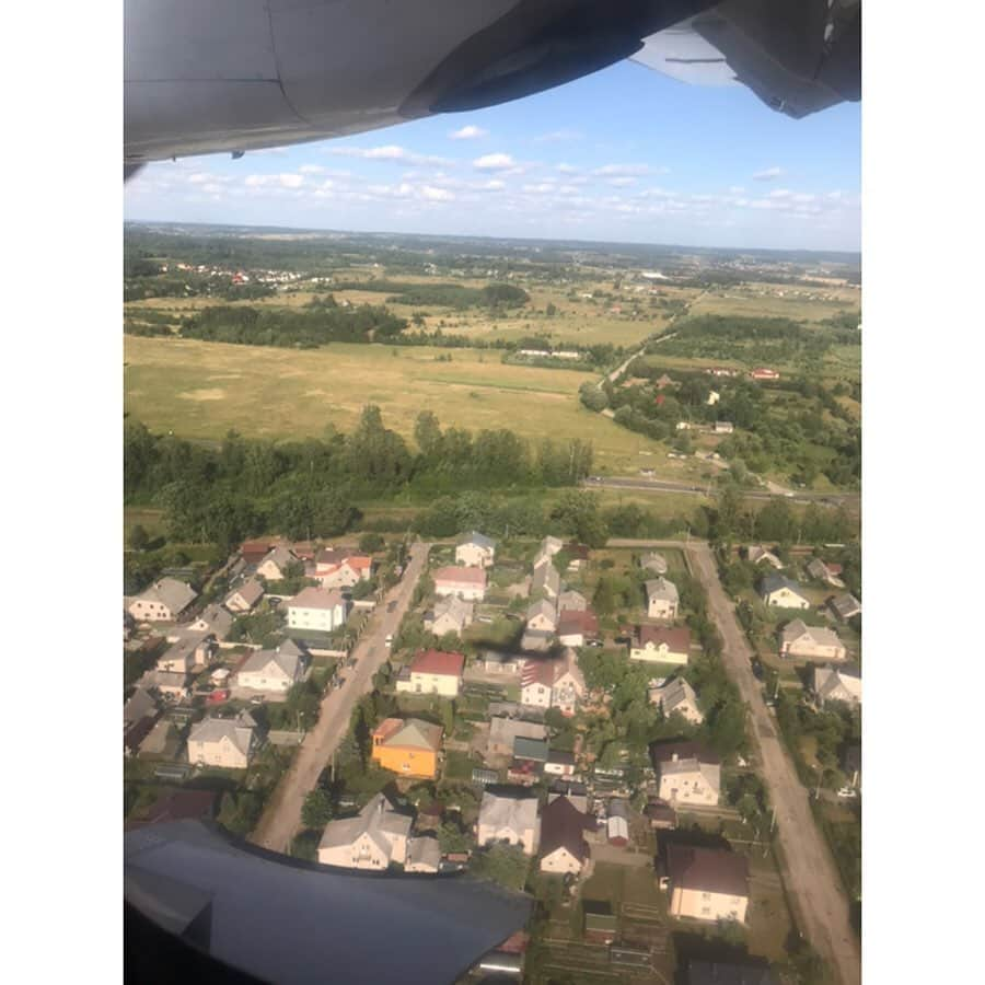 新井麻希さんのインスタグラム写真 - (新井麻希Instagram)「* 早めの夏休みを頂いてます！ 旅行投稿増えると思いますが、お付き合い頂けたら幸いです☺️💋💋💋」7月1日 4時18分 - makiarai58