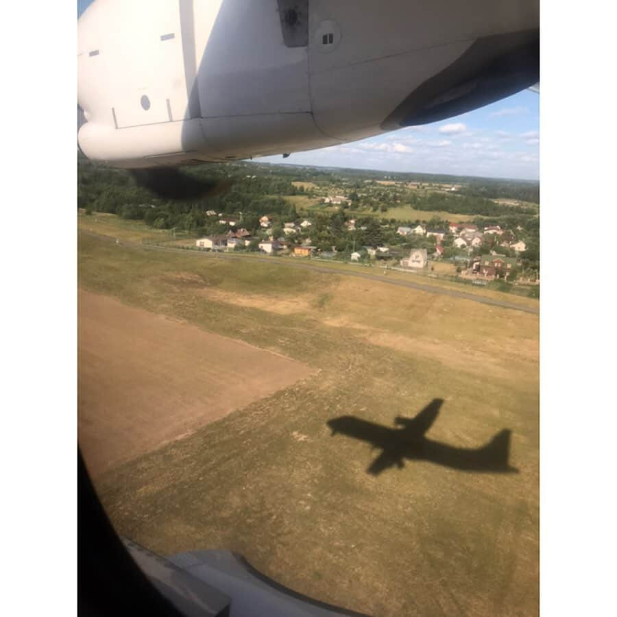 新井麻希さんのインスタグラム写真 - (新井麻希Instagram)「* 早めの夏休みを頂いてます！ 旅行投稿増えると思いますが、お付き合い頂けたら幸いです☺️💋💋💋」7月1日 4時18分 - makiarai58