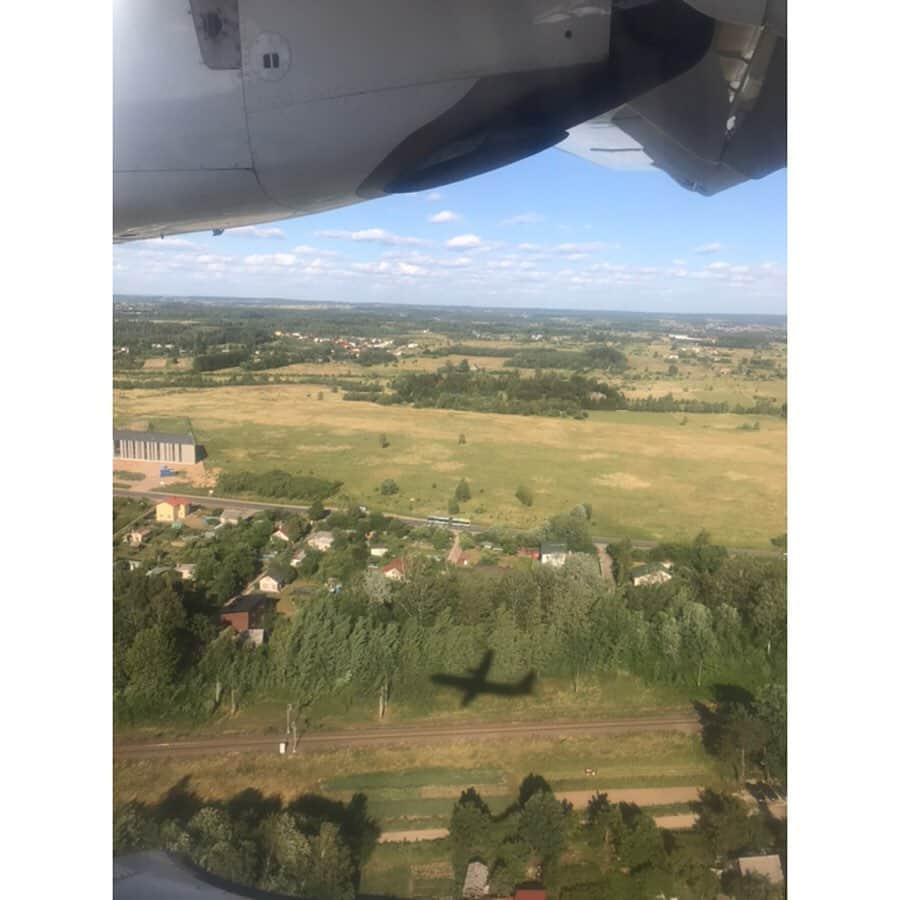 新井麻希さんのインスタグラム写真 - (新井麻希Instagram)「* 早めの夏休みを頂いてます！ 旅行投稿増えると思いますが、お付き合い頂けたら幸いです☺️💋💋💋」7月1日 4時18分 - makiarai58