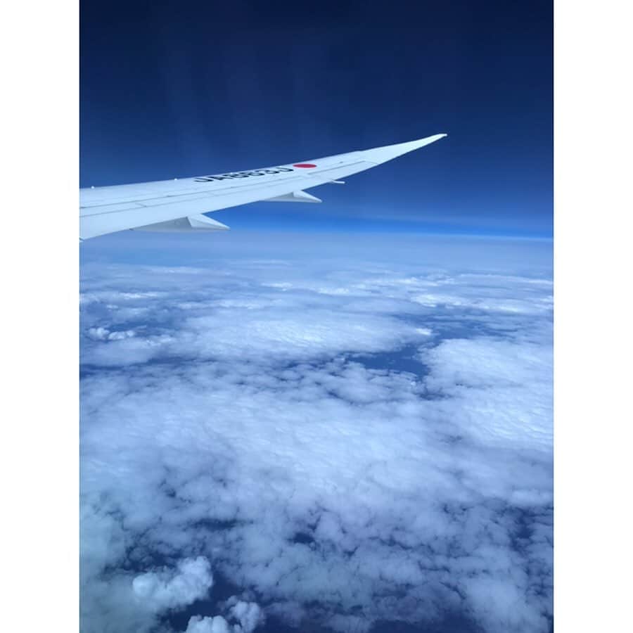 のインスタグラム：「* 早めの夏休みを頂いてます！ 旅行投稿増えると思いますが、お付き合い頂けたら幸いです☺️💋💋💋」