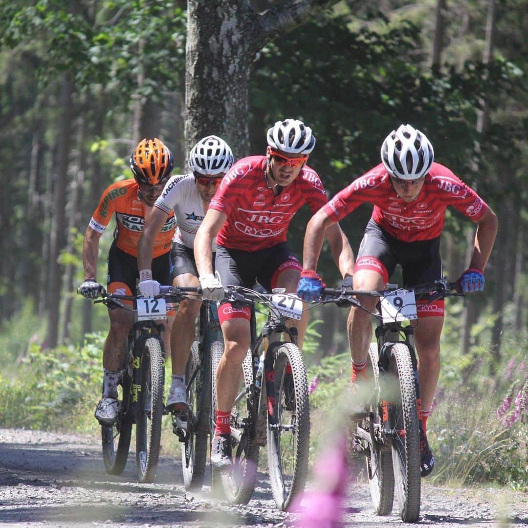 山本幸平さんのインスタグラム写真 - (山本幸平Instagram)「4th today’s stage. Chasing hard final 15km front group...... also general 4th now. 2 more days is coming 😄👌Photo : @tomoochiba」7月1日 4時18分 - kohey55