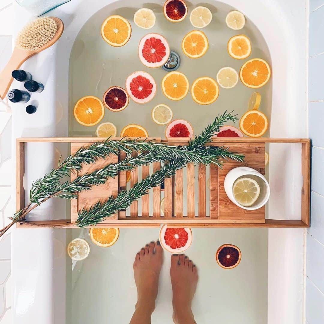 DHC Skincareさんのインスタグラム写真 - (DHC SkincareInstagram)「Self-care #Sunday goals 🛁 _ 📸 @alison__wu #bathgoals」7月1日 4時48分 - dhcskincare