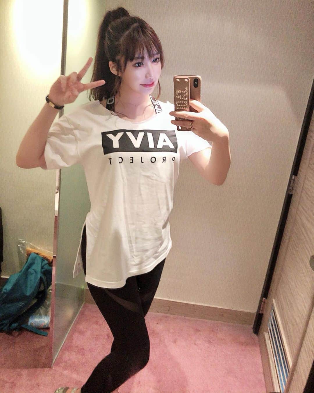 若月みいなさんのインスタグラム写真 - (若月みいなInstagram)「AiVyステージ衣装🖤🎶 #hongkong  #香港  #daac  #AiVy  #衣装  #dance」7月1日 5時13分 - wakatsuki_cmore