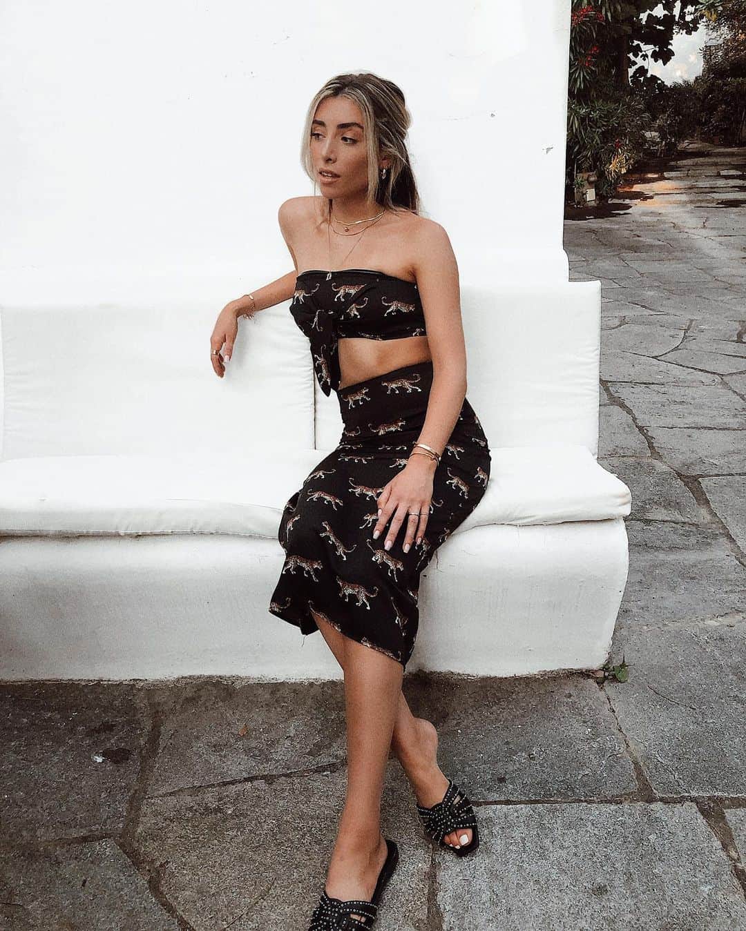 Lauren Elizabethのインスタグラム：「Italian but first time in Italy 🇮🇹🖤🍷🍝」