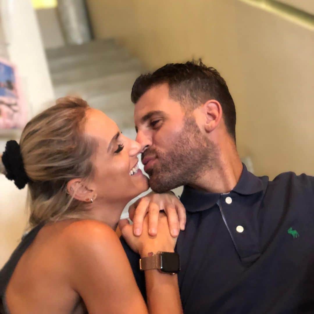 アントニオ・ノチェリーノのインスタグラム：「Kissssssssssss❤」
