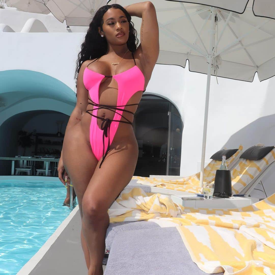 Lira Mercerさんのインスタグラム写真 - (Lira MercerInstagram)「Somebody’s mom 💕」7月1日 5時14分 - lira_galore