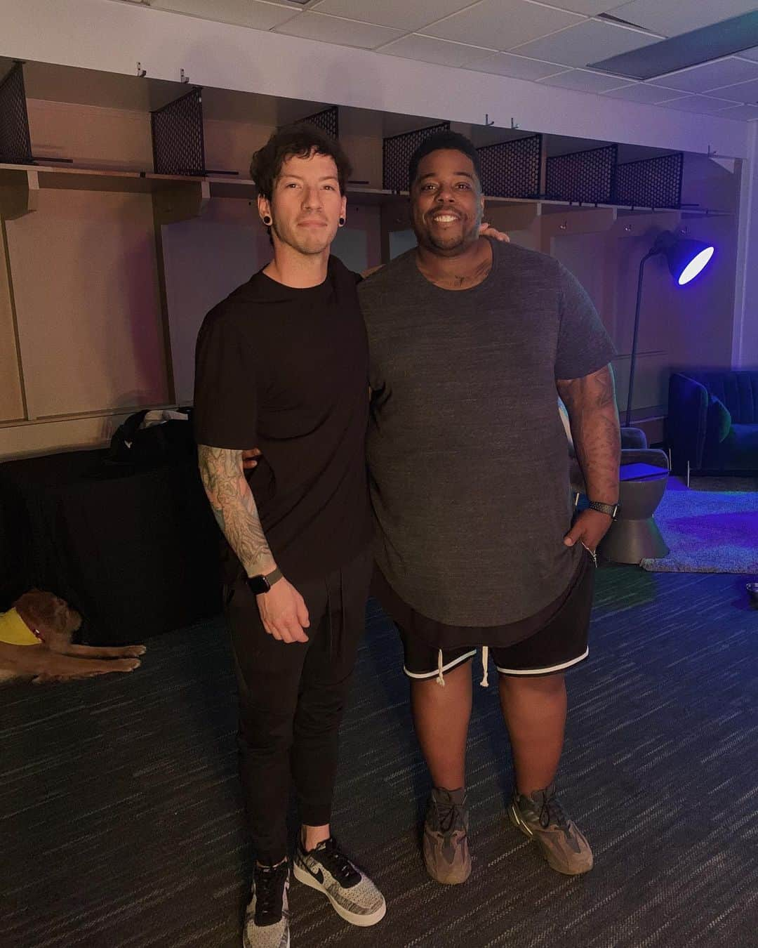 ジョシュ・ダンのインスタグラム：「when you’ve spent so much time looking up to someone you hope that if you get the chance to meet them that they will be cool. pleased to report that Aaron Spears is beyond cool to hang out with, and also one of the best drummers in the world.」