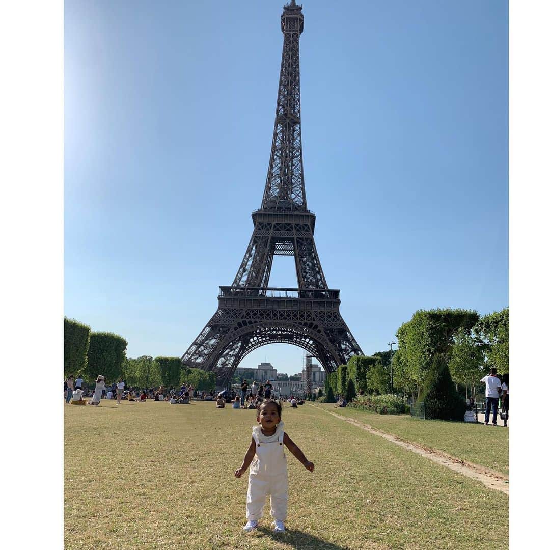 シャネル・イマンのインスタグラム：「Ma chérie 😍❤️ 🌹」