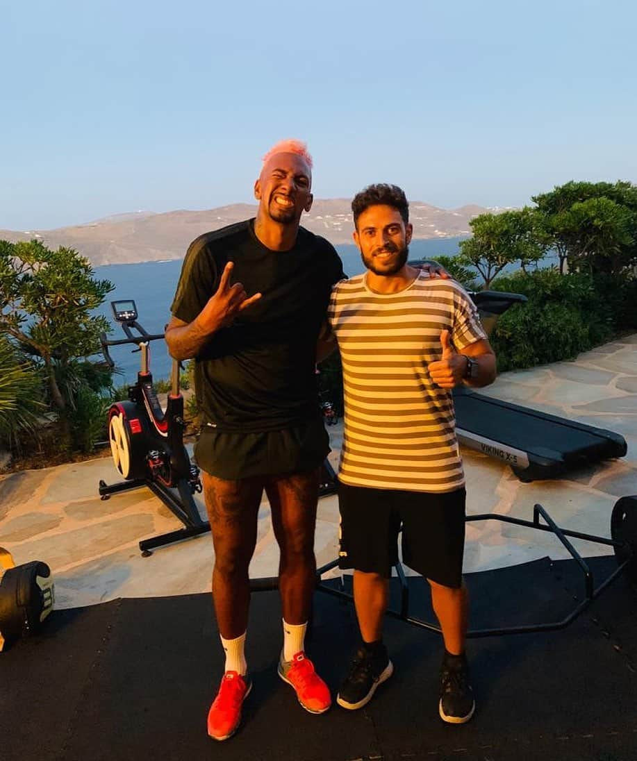 ジェローム・ボアテングさんのインスタグラム写真 - (ジェローム・ボアテングInstagram)「Doesn’t matter what time it is - just arrived and straight to the gym 💪🏽 Workout mode Mykonos 🔛」7月1日 6時03分 - jeromeboateng