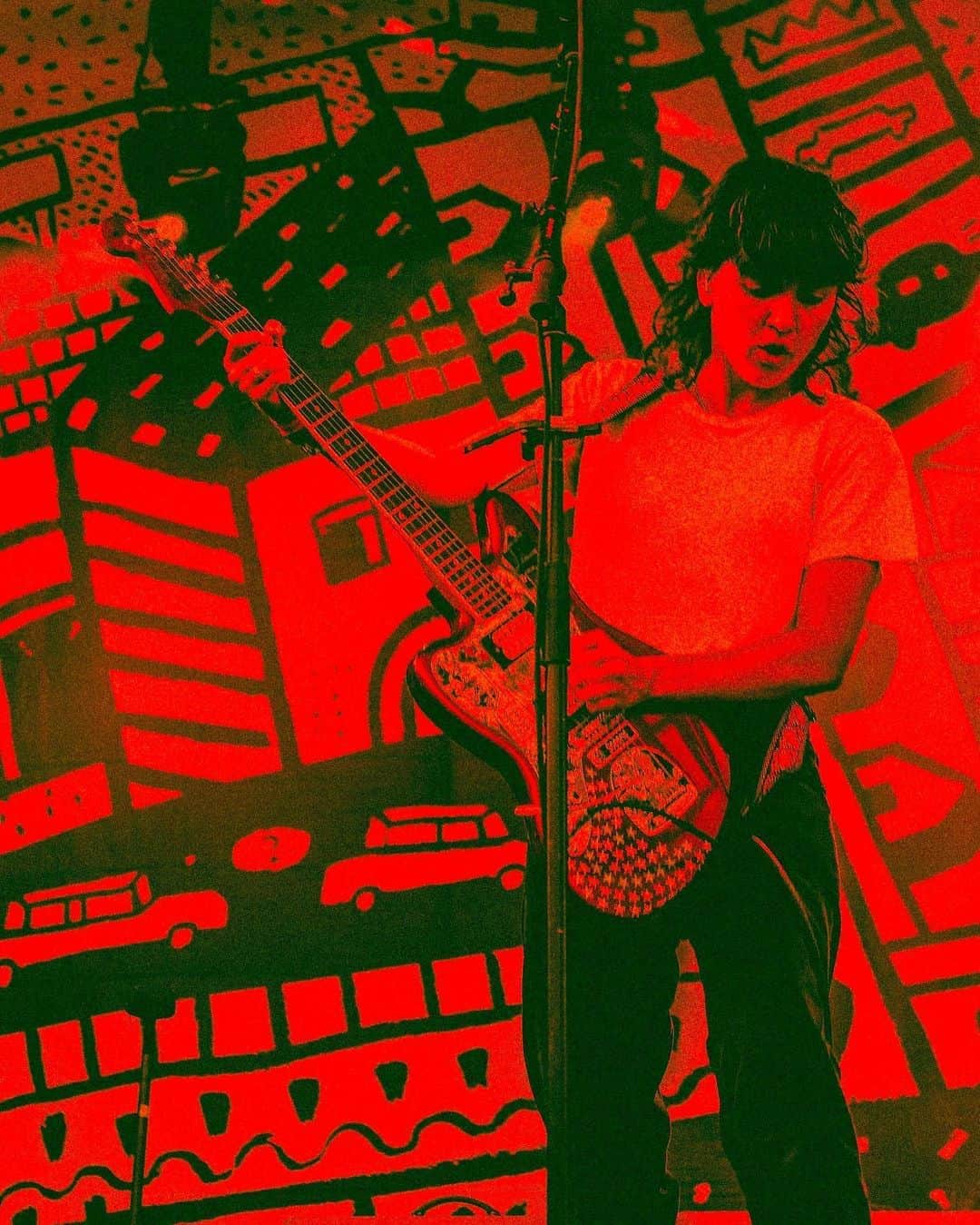 コートニー・バーネットのインスタグラム：「Thank u Rock The Garden!!! ❤️❤️❤️ Photo by @nicktam35mm」