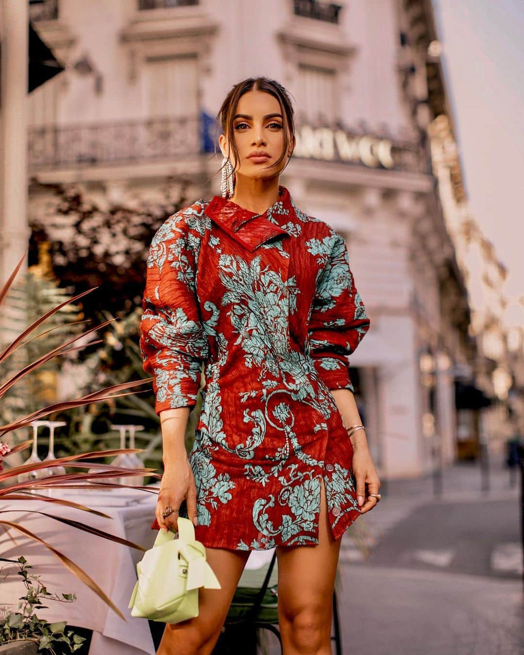 Camila Coelhoさんのインスタグラム写真 - (Camila CoelhoInstagram)「Parisian Sunday mood - after attending the @acnestudios show! #Paris #ootd #HauteCouture 📸 @viegasjoao (Hair @paulduchemin ) ———- Domingo Parisiense - usando @acnestudios pro desfile da marca que aconteceu agora à tarde!」7月1日 6時54分 - camilacoelho