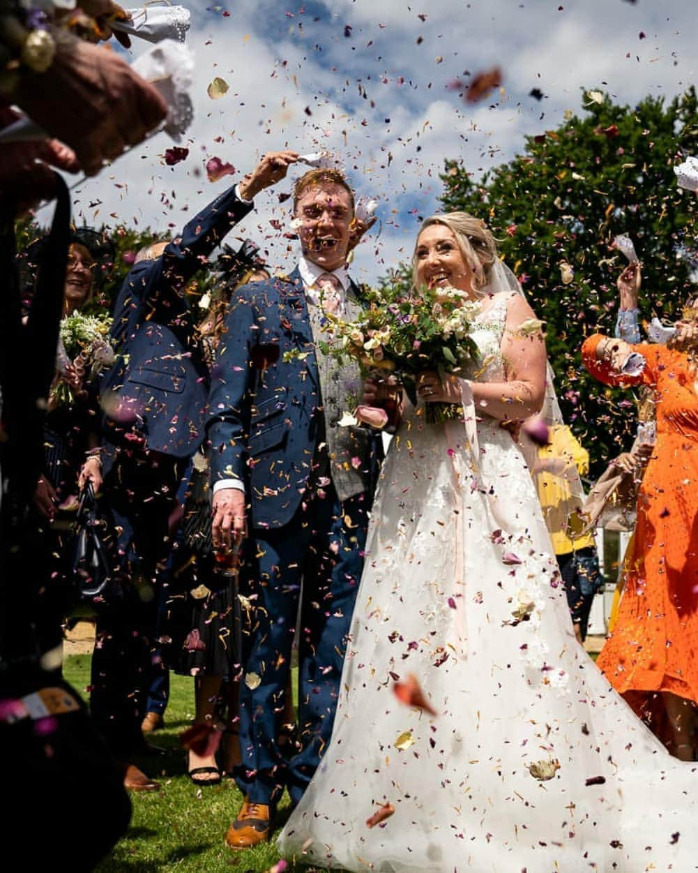 バスさんのインスタグラム写真 - (バスInstagram)「What a beautiful, beautiful day it was last week for the wedding of @cheftebbo 🤵and @steffietebbatt88 👰💍💒 . It was as an honour and a pleasure to be your best man (along with fellow best man @tye_55 ). It couldn't have gone any better on your big day. (Especially the speeches 😉) . . I wish you both all the happiness and love you guys deserve 👩‍❤️‍👨 x  #happilyeverafter #tebbattwedding #wedding #williamcecil #williamcecilhotel  #williamcecilstamford  #stamford #peterposh  #peterposhsuits #navysuits #navyandgrey #bestman #bestmanspeech #twogaijin」7月1日 7時35分 - basheemskerk_89