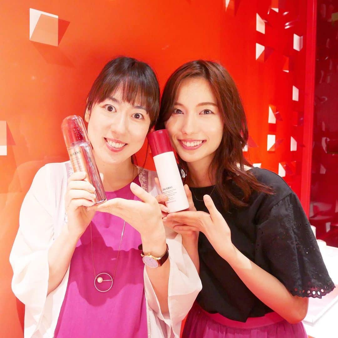 のインスタグラム：「* 7月🎋なっつがくるぅ〜♬ですが 資生堂の秋冬新製品発表会へ伺わせて頂きました✨ 中でも気になったのがフューチャーソリューションLXレジェンダリーENルミナンスセラムという美容液！ 希少なエンメイソウをエキスに使用しており お客様との縁を紡ぐ為天赦日にしか摘まない様にしているだとか 想いが詰まりに詰まっている…🌿」