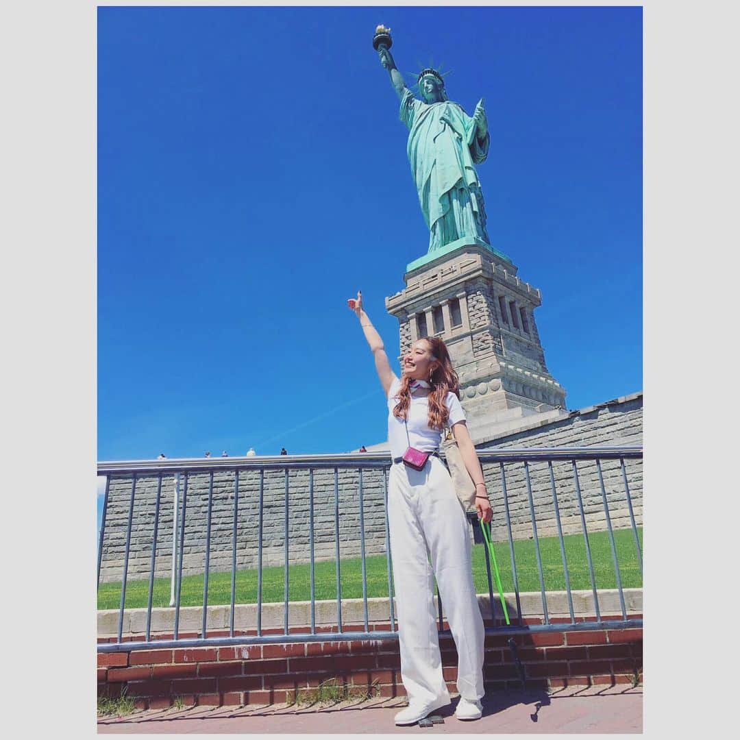 久保山香奈さんのインスタグラム写真 - (久保山香奈Instagram)「. July🇺🇸７月🗽きました❗️❤️ さぁ、今日からまた頑張ろう💎 #newyork#自由の女神」7月1日 7時52分 - kaaana227