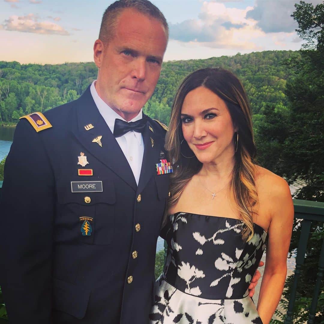 ナディア・ダジャニさんのインスタグラム写真 - (ナディア・ダジャニInstagram)「Look at my handsome husband! #militaryfamily #militarywedding #firefigherswife #firstfst #happypride」7月1日 8時01分 - caughtoffbase